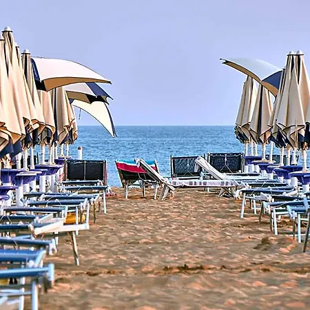 Homely Close To The 3* Bibione